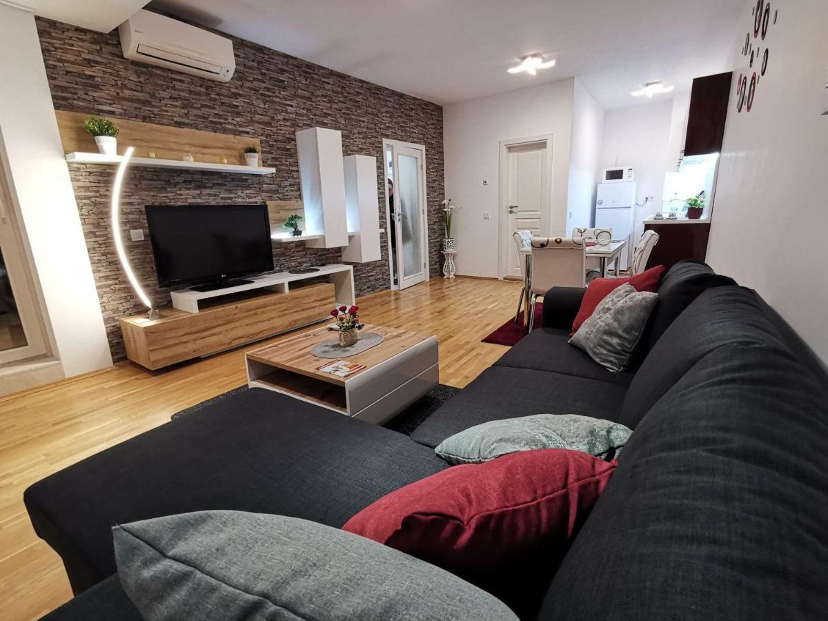 Cozy Apartment By The Sea Saints Constantine and Helena Bagian luar foto